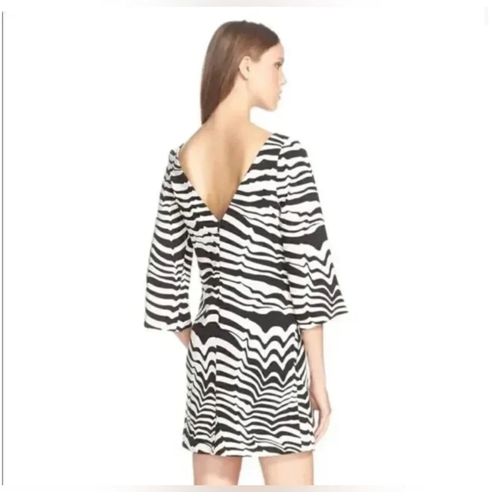 Trina Turk Black White Striped Zebra Print Dress 3/4 Sleeve With Pockets EUC